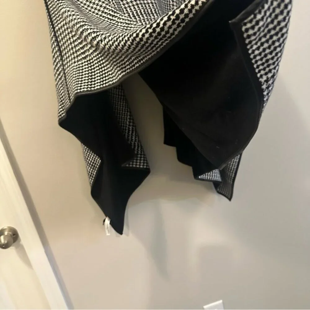 Talbots Reversible Herringbone Wrap Cape Black White Small Fall Winter